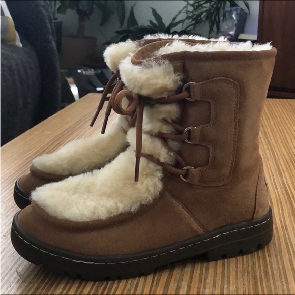 UGG Mukluk Revival Size 6 - Picture 1 of 8